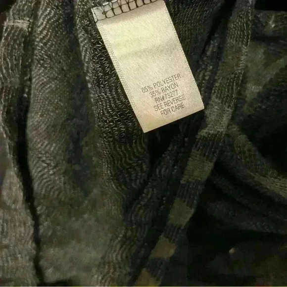 Dana Buchman Black and Gray Chevron Shirt Size Small - Picture 4 of 5